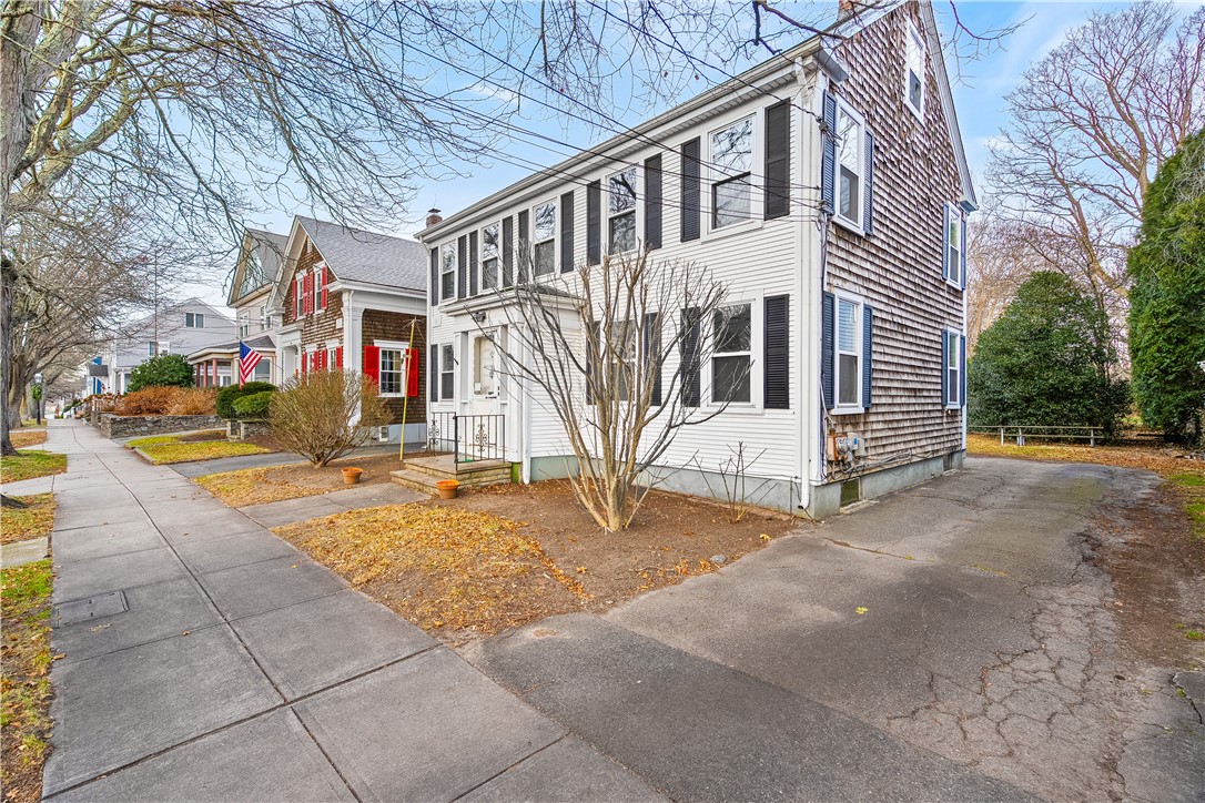 694 Hope Street Bristol, RI 02809 - Photo 4 of 32