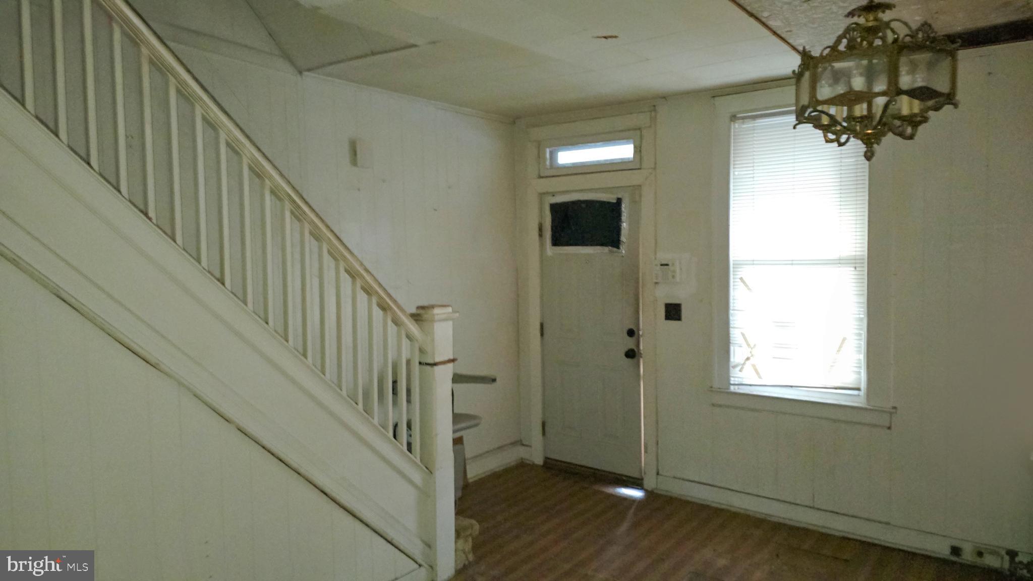 2308 Robb Street Baltimore, MD 21218 - Photo 7 of 23 Living room/entry