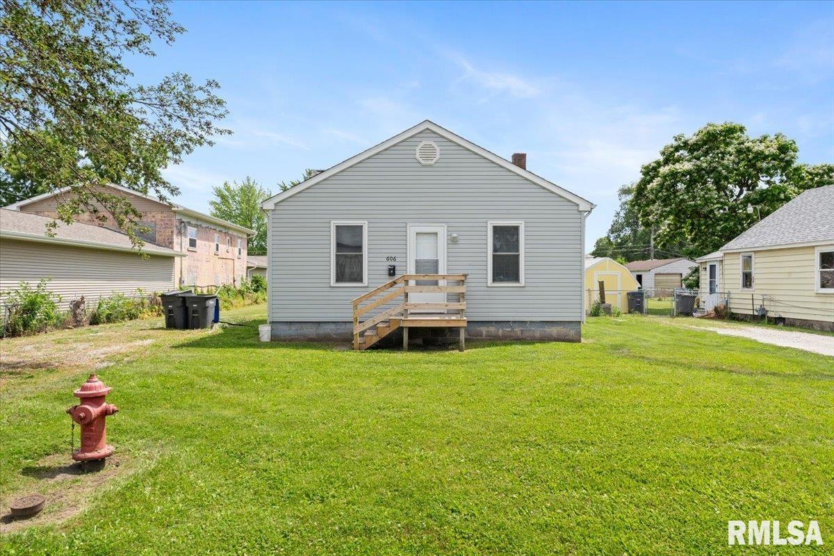 606 8th Ave West  