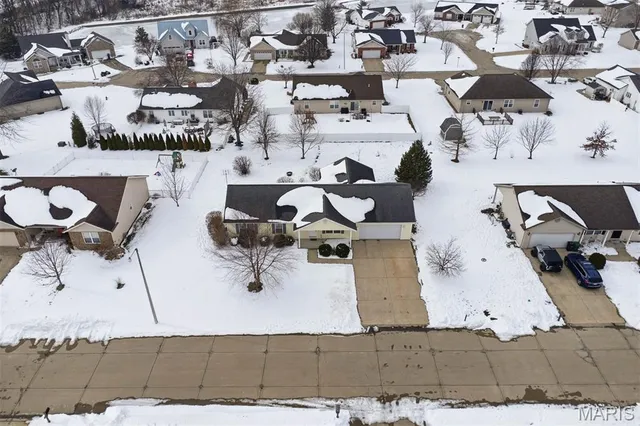 $285,000 | 129 Jefferson Drive, Breese, IL 62230