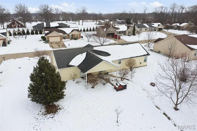 $285,000 | 129 Jefferson Drive, Breese, IL 62230