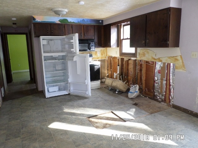 35 Governor Goodwin Road North Berwick, ME 03906 - Photo 3 of 12