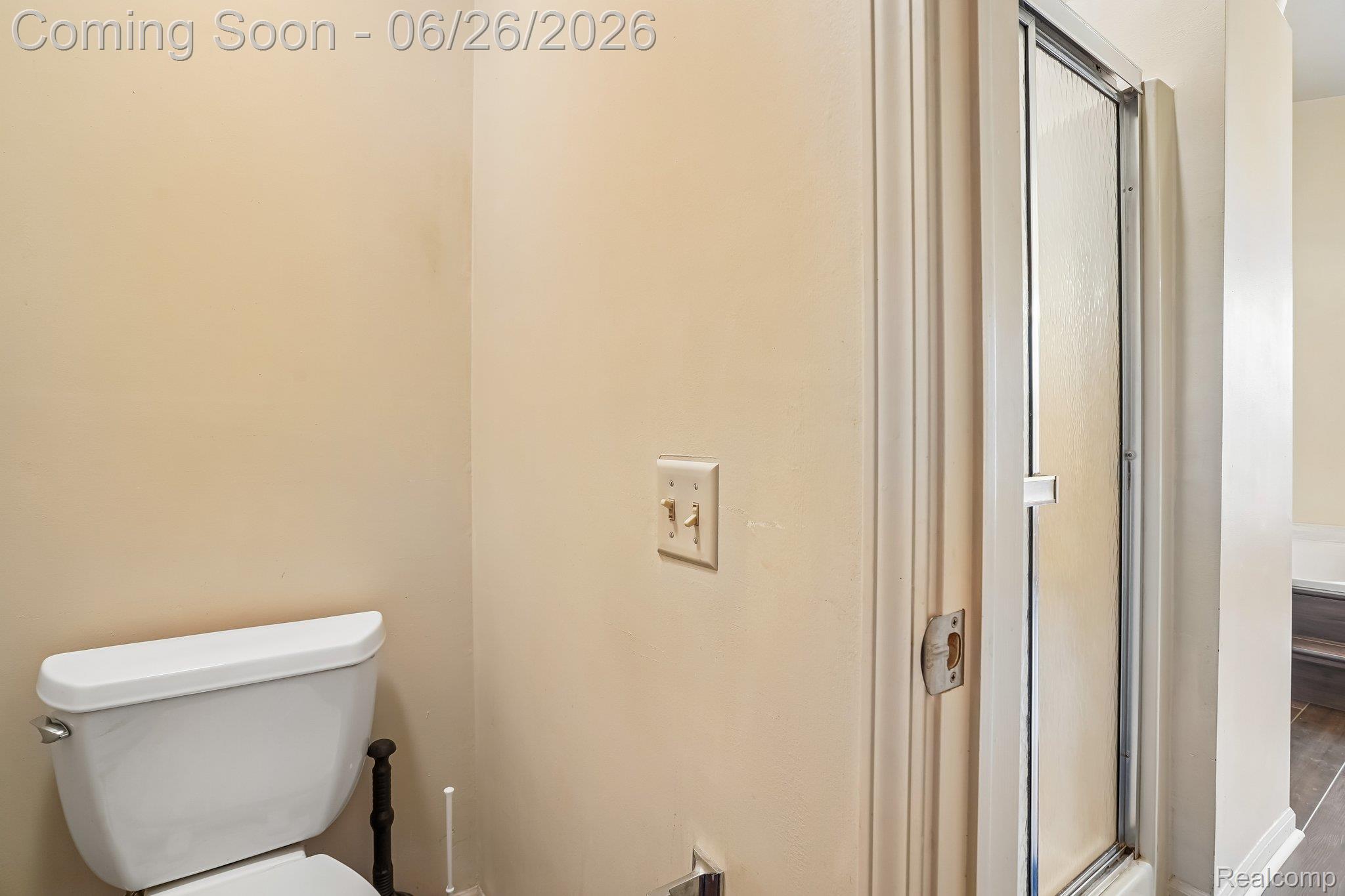 1687 Grandview Drive Rochester, MI 48306 - Photo 34 of 45 Primary bedroom bathroom
