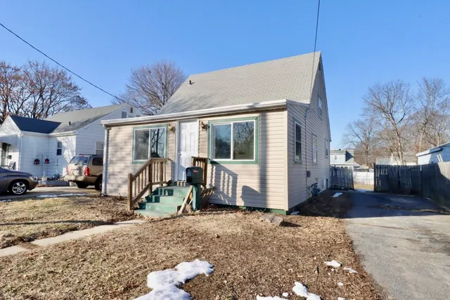 $129,990 | 1733 West Grand Avenue, Beloit, WI 53511