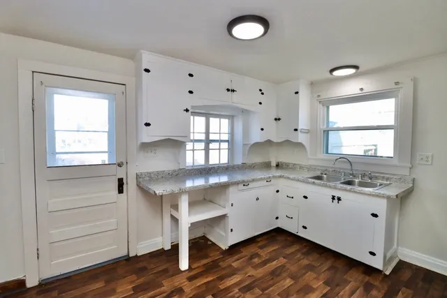 $129,990 | 1733 West Grand Avenue, Beloit, WI 53511