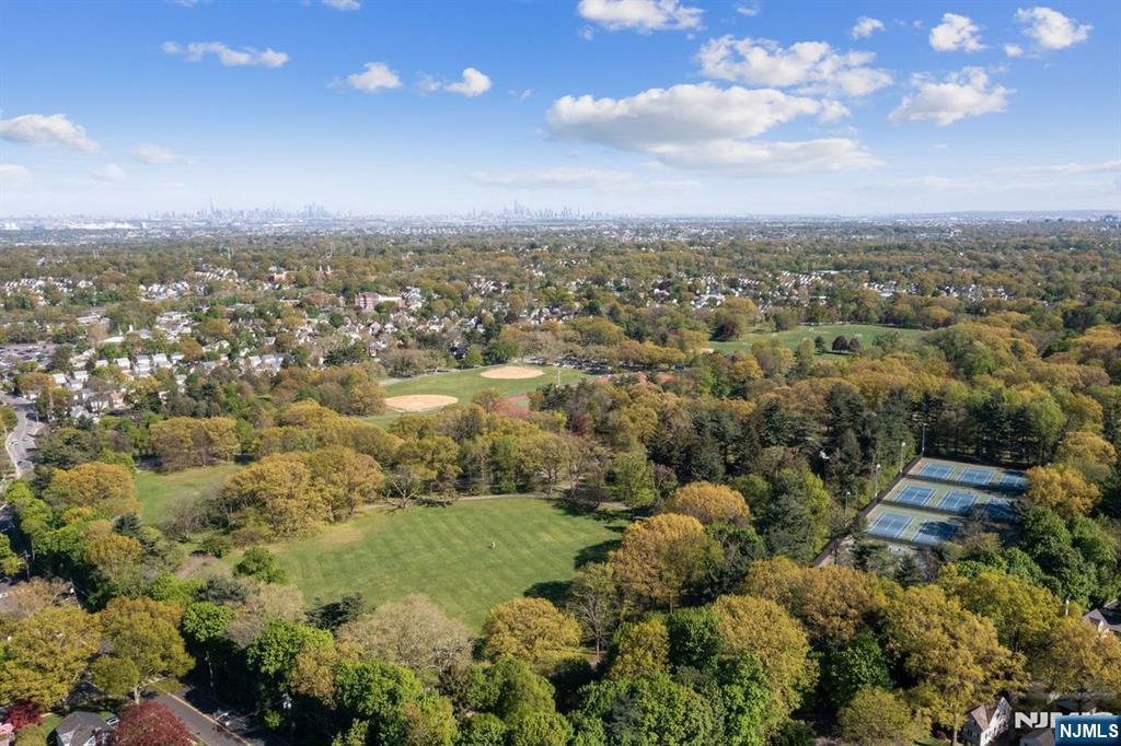 9 Mt Vernon Road Montclair, NJ 07043 - Photo 40 of 46 an aerial view of multiple house