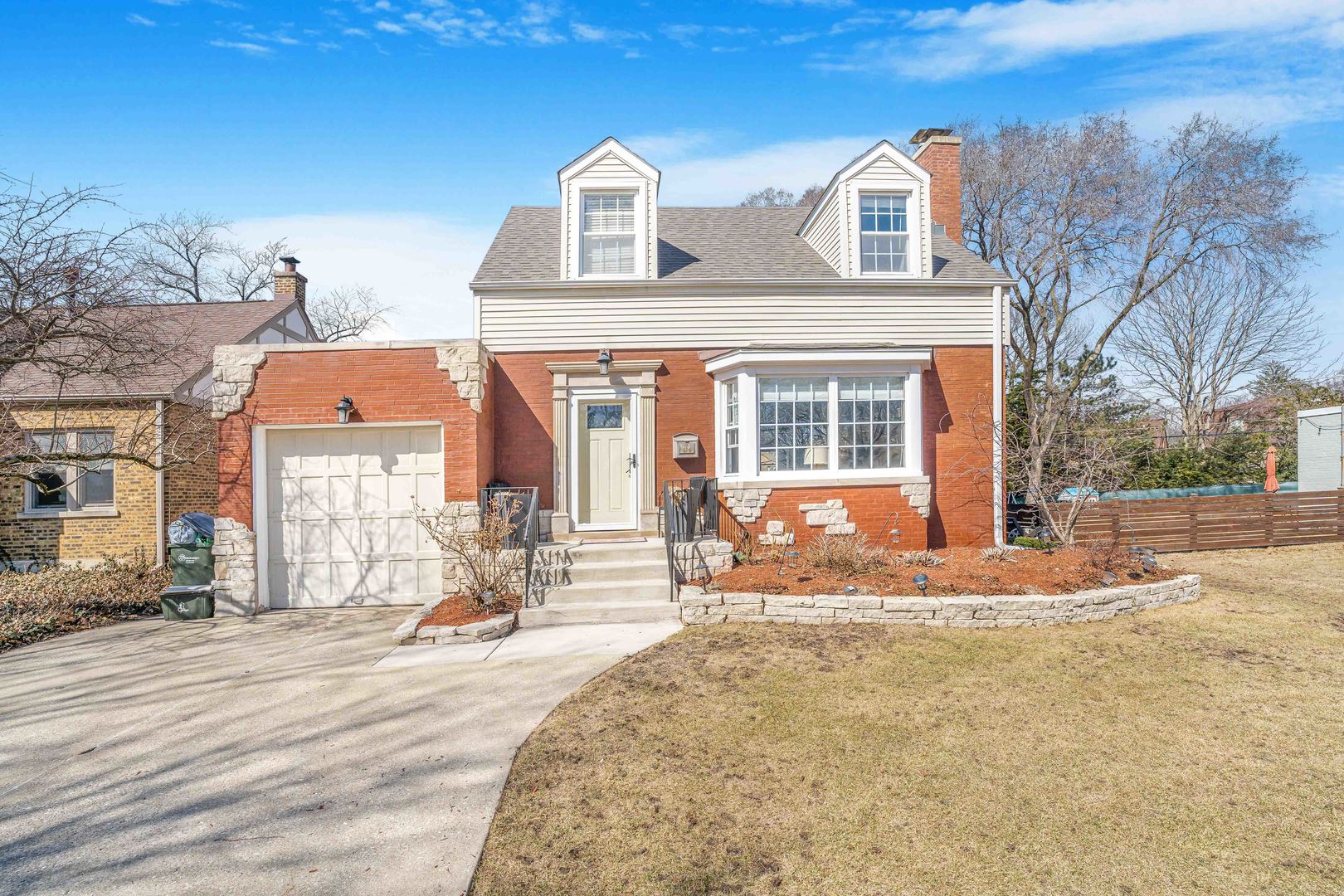 454 Longcommon Road Riverside, IL 60546 - Photo 2 of 32