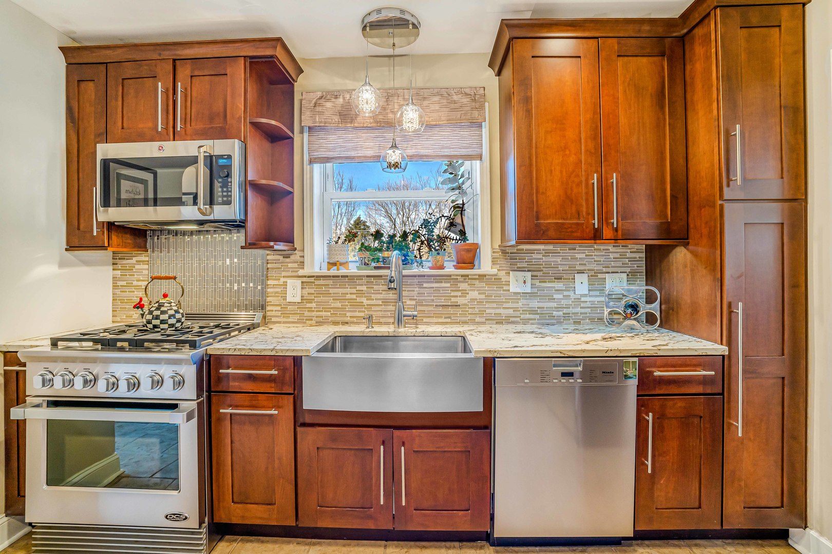 454 Longcommon Road Riverside, IL 60546 - Photo 6 of 32