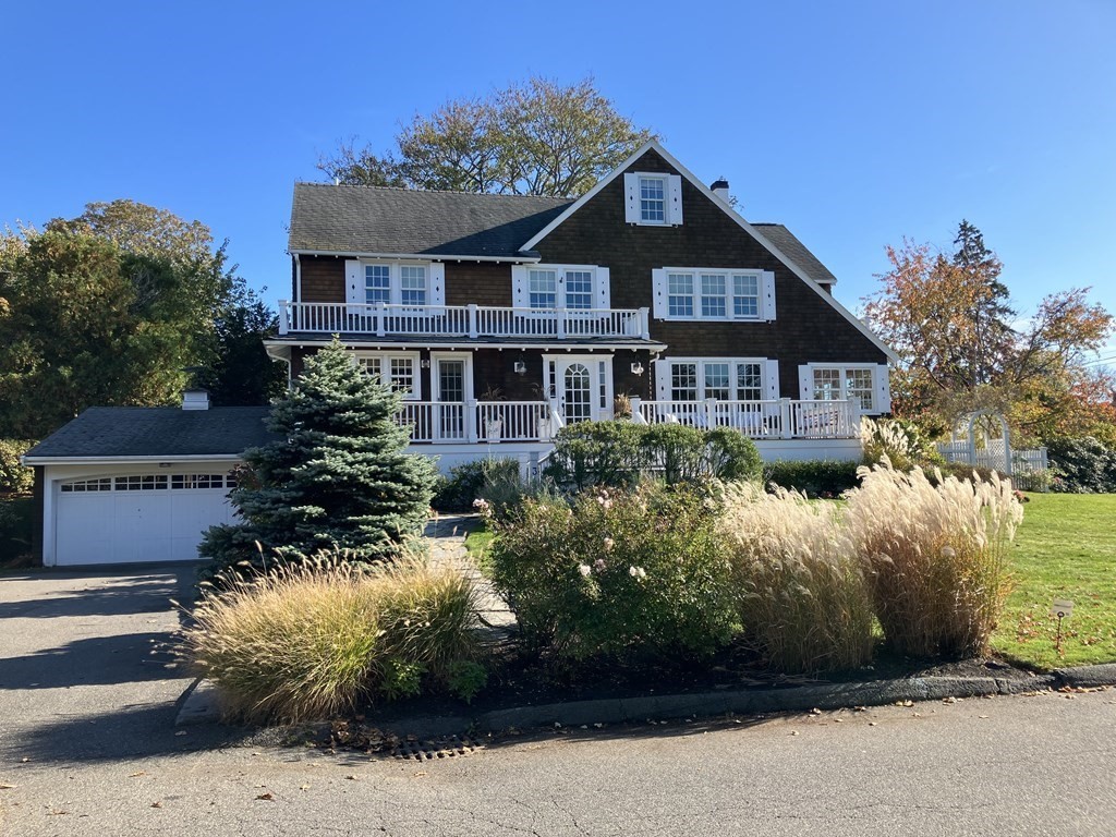 34 Flint Street Marblehead, MA 01945 - Photo 3 of 42