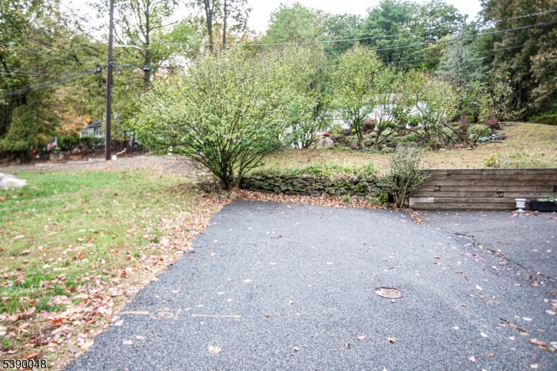 20 Summit Avenue, Unit 2 Hawthorne, NJ 07506 - Photo 24 of 24 a view of outdoor space and yard