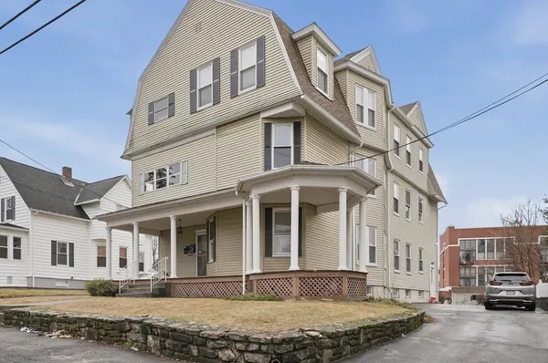 $2,100 | 34 King Philip Road, Unit 2, Worcester, MA 01606
