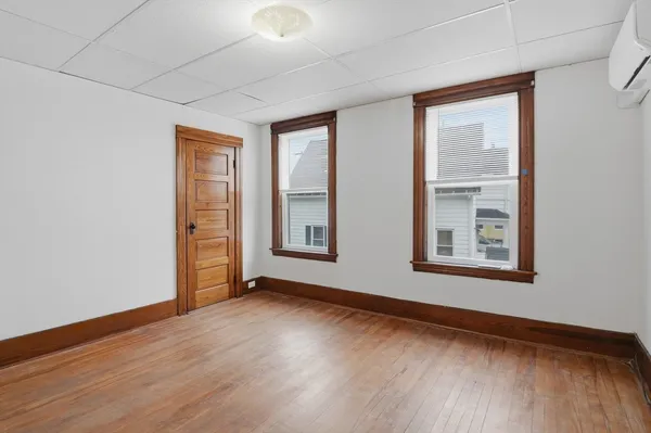 $2,100 | 34 King Philip Road, Unit 2, Worcester, MA 01606
