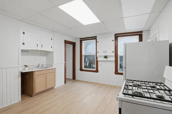 $2,100 | 34 King Philip Road, Unit 2, Worcester, MA 01606