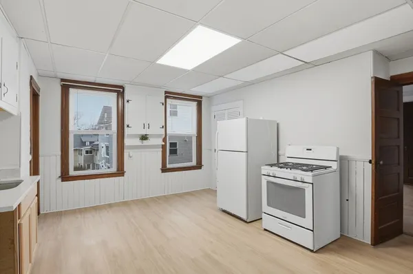 $2,100 | 34 King Philip Road, Unit 2, Worcester, MA 01606