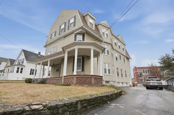 $2,100 | 34 King Philip Road, Unit 2, Worcester, MA 01606