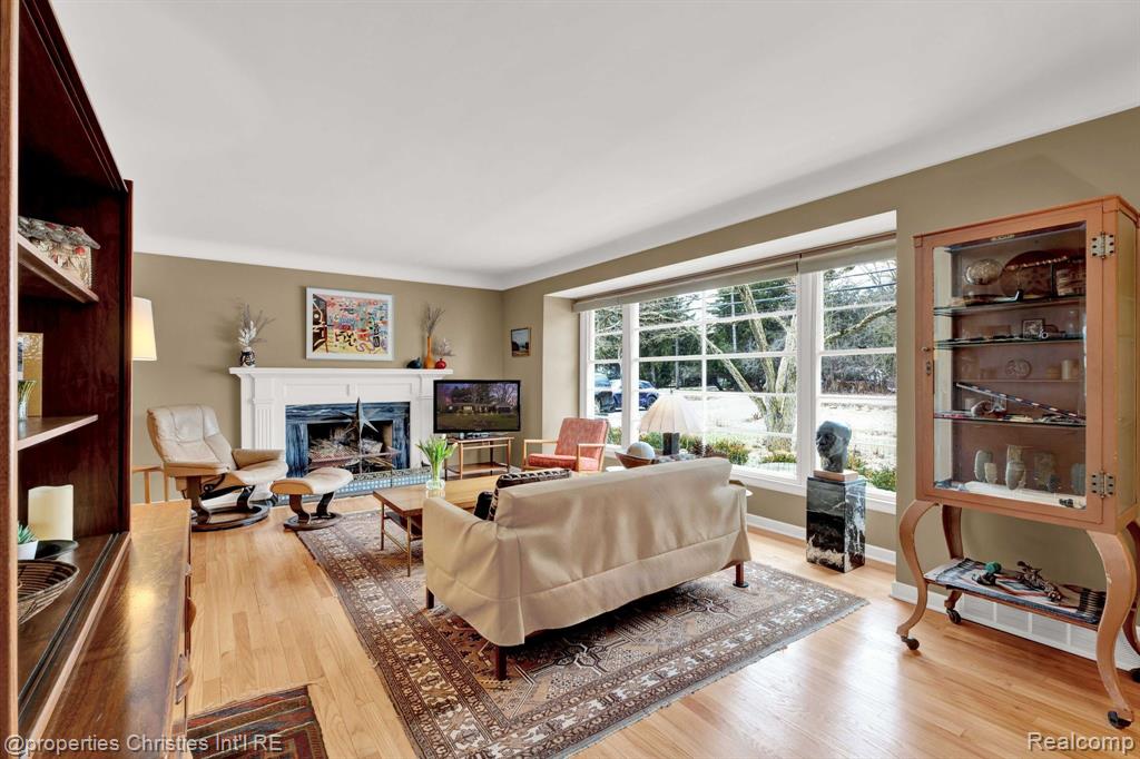32630 Evergreen Road Beverly Hills, MI 48025 - Photo 5 of 37