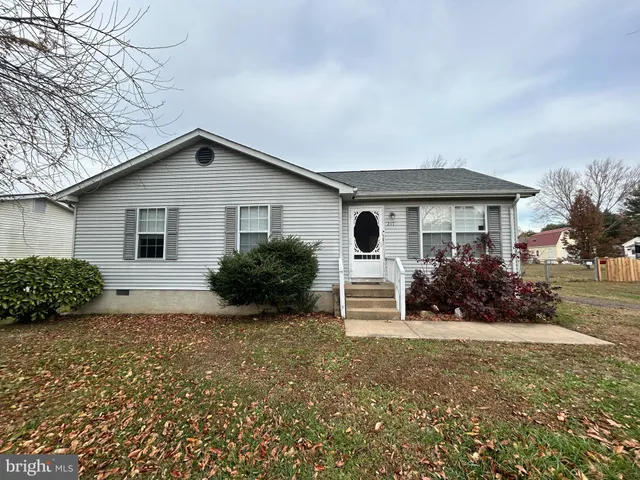 $2,000 | 217 Mimosa Avenue, Colonial Beach, VA 22443