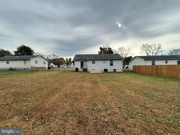 $1,895 | 217 Mimosa Avenue, Colonial Beach, VA 22443