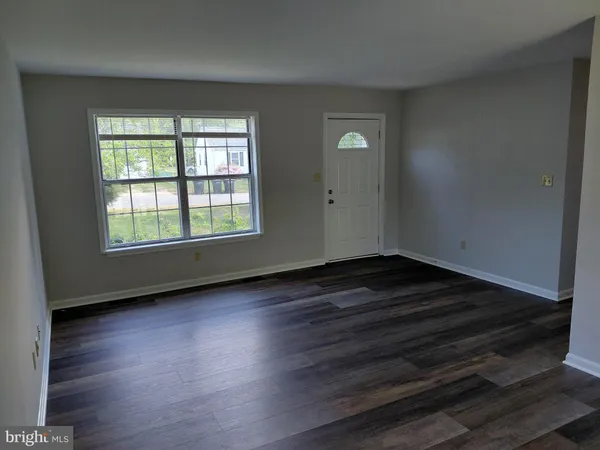 $1,895 | 217 Mimosa Avenue, Colonial Beach, VA 22443