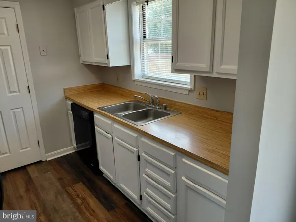 $1,895 | 217 Mimosa Avenue, Colonial Beach, VA 22443