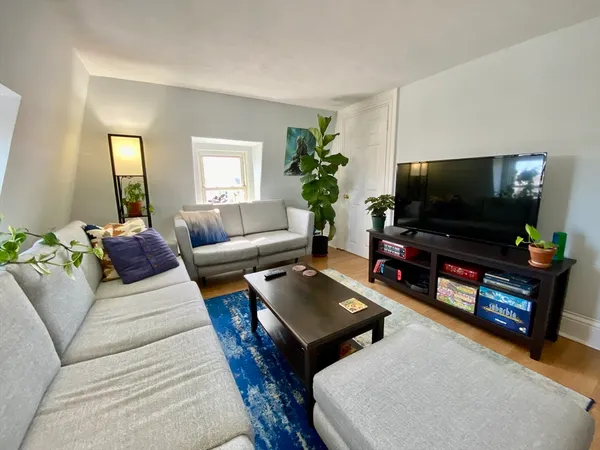 $2,600 | 6 Rice Street, Unit 3, Cambridge, MA 02140