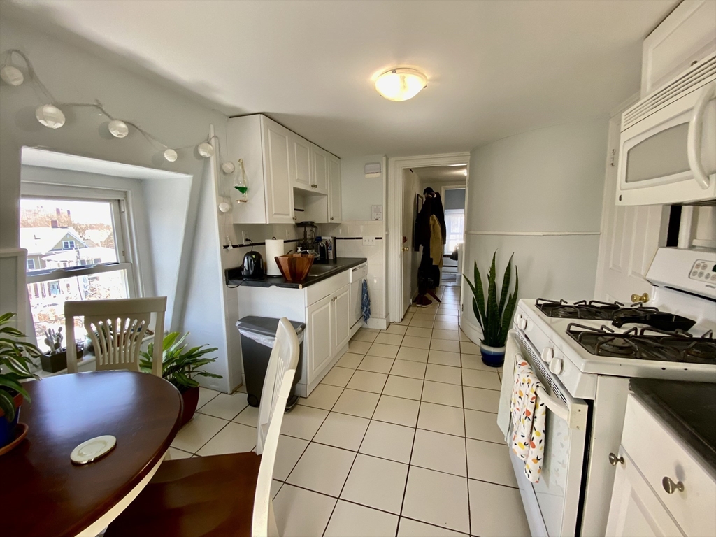 6 Rice Street, Unit 3 Cambridge, MA 02140 - Photo 8 of 12