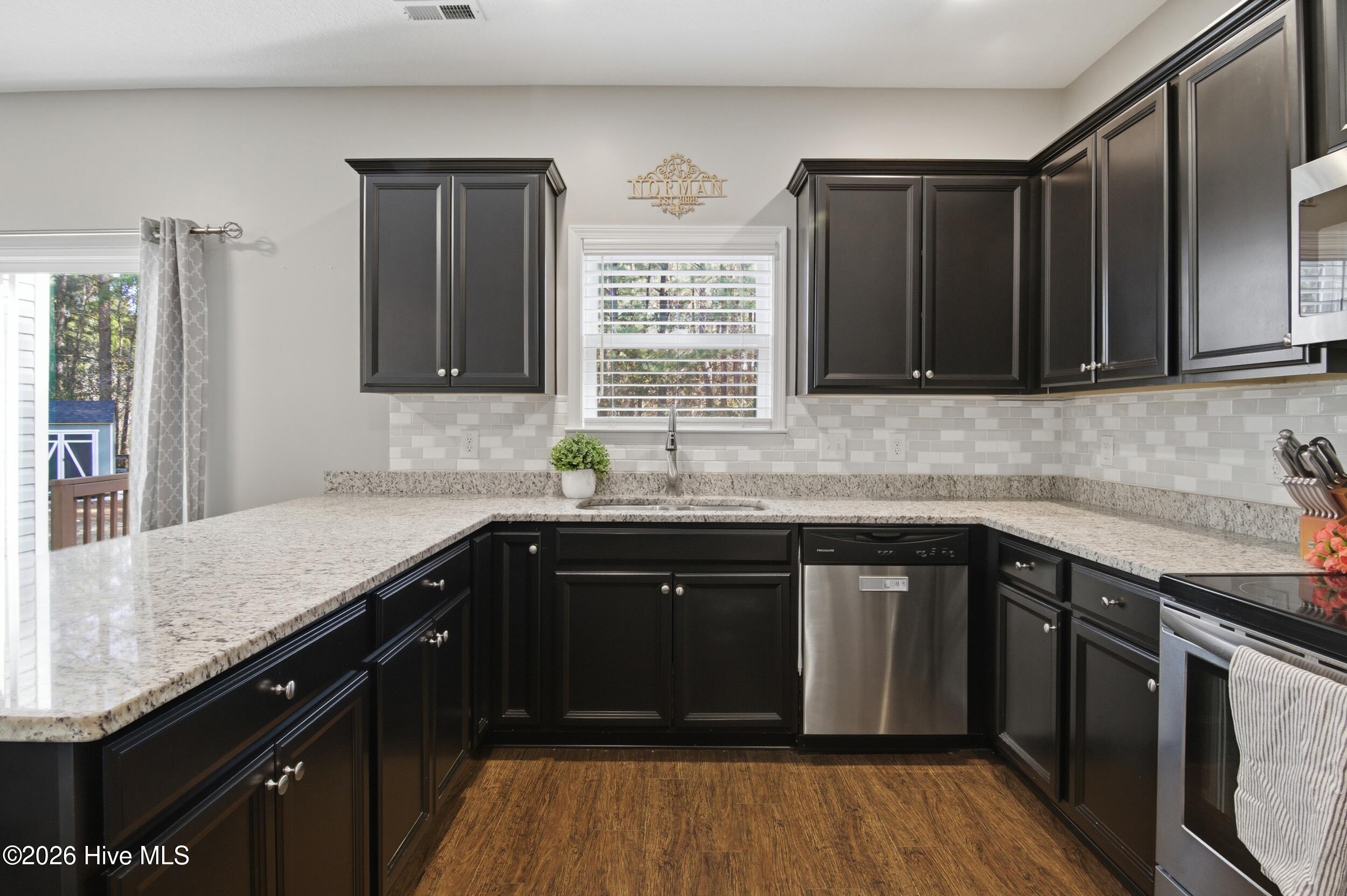 111 Lumis Court Hampstead, NC 28443 - Photo 24 of 68 32_kitchen 4