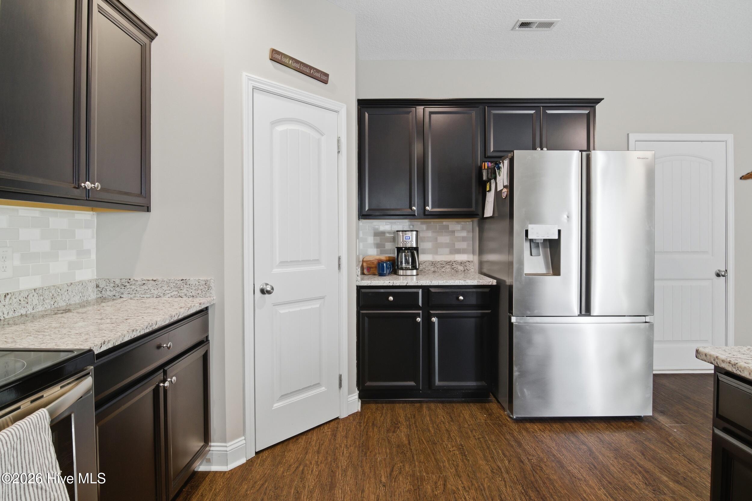 111 Lumis Court Hampstead, NC 28443 - Photo 26 of 68 33_kitchen 5