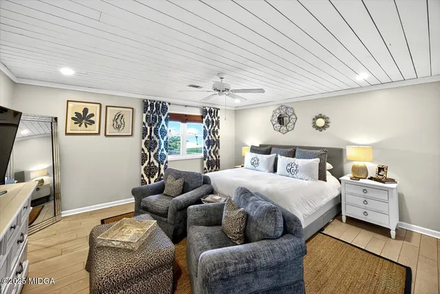 a view of a backyard with green space