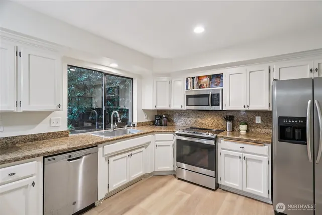 $1,474,000 | 1018 4th Avenue South, Edmonds, WA 98020