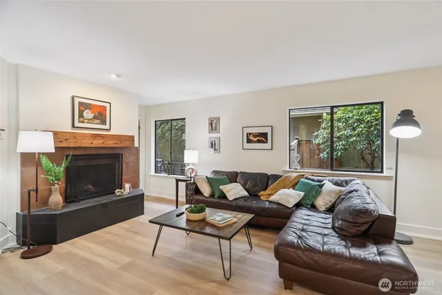 $1,474,000 | 1018 4th Avenue South, Edmonds, WA 98020