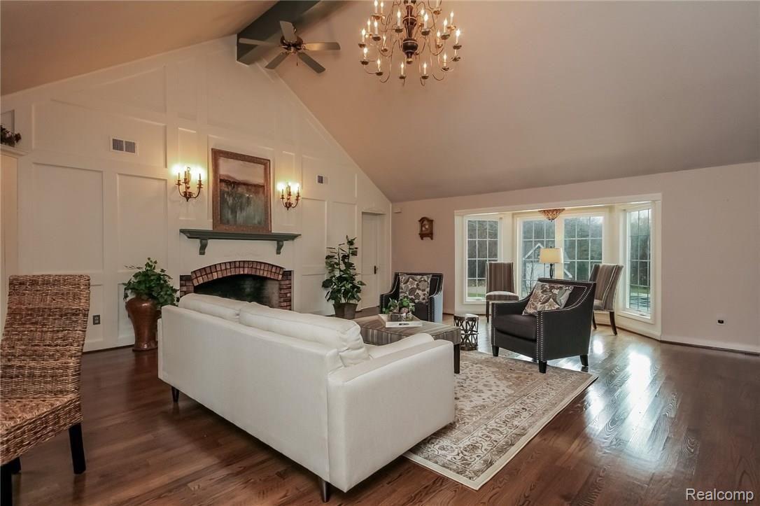 4750 Napier Road Canton, MI 48187 - Photo 9 of 97 009-Great_Room-2225709-medium.jpg