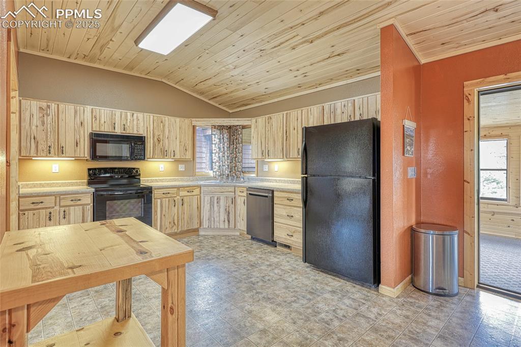 62 Cheyenne Road Florissant, CO 80816 - Photo 11 of 50