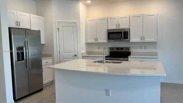 $1,950 | 2565 Penguin Boulevard, Unit 2565, Davenport, FL 33837