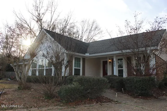 $259,900 | 520 Hunters Creek Circle, Madison, MS 39110