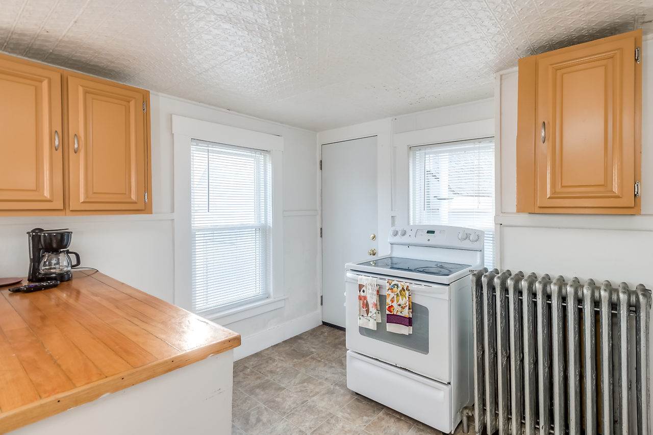 19 Myrtle Street Rochester, NH 03867 - Photo 16 of 36