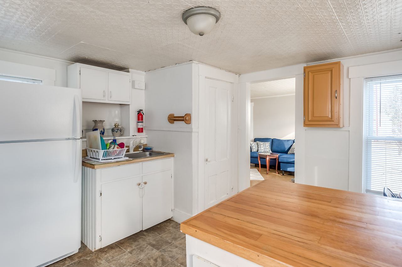 19 Myrtle Street Rochester, NH 03867 - Photo 17 of 36