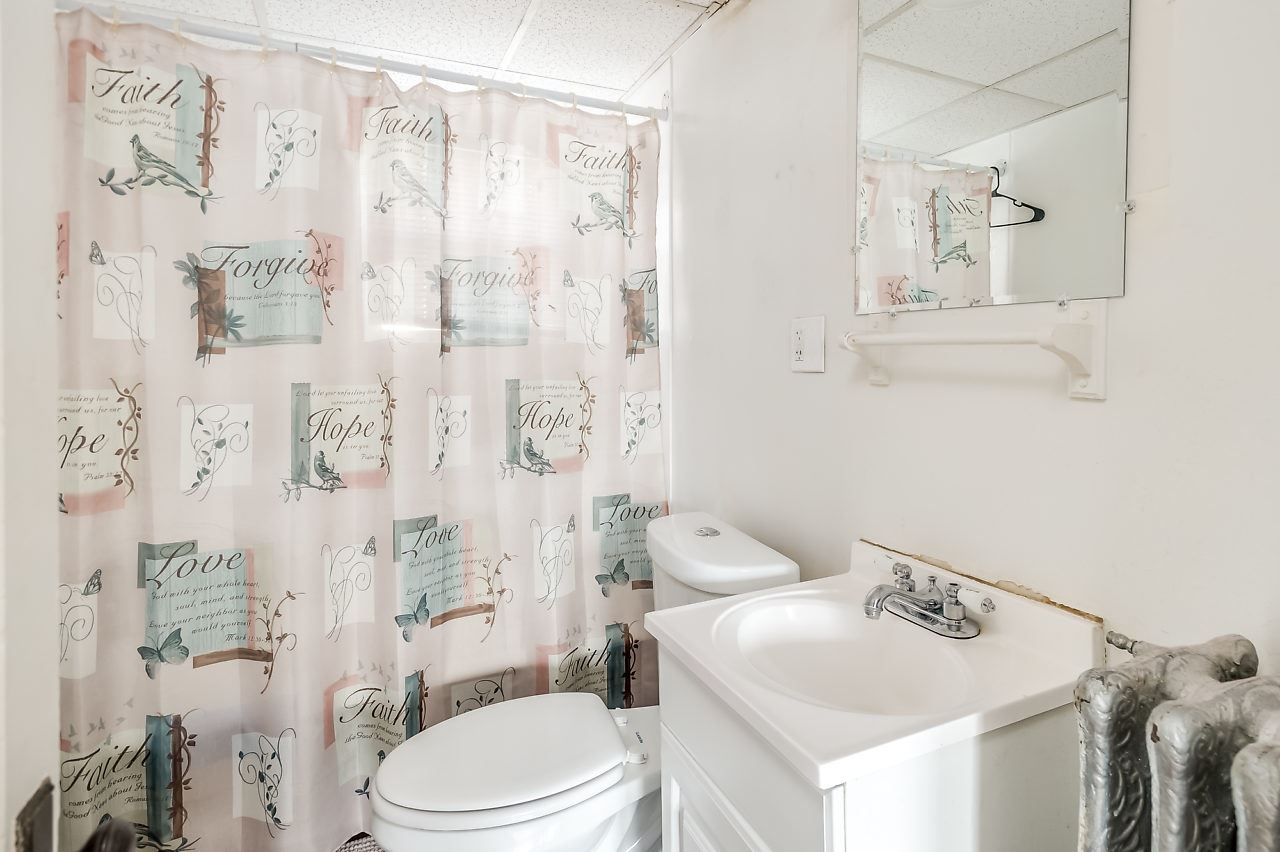 19 Myrtle Street Rochester, NH 03867 - Photo 23 of 36