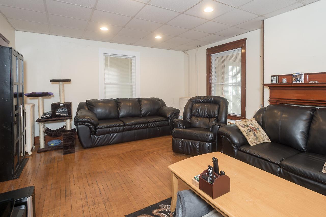 19 Myrtle Street Rochester, NH 03867 - Photo 10 of 36