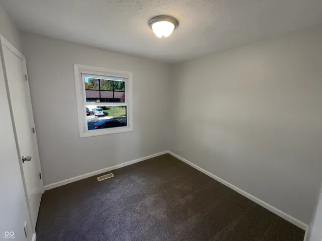 $256,000 | 527 South Grant Street, Brownsburg, IN 46112