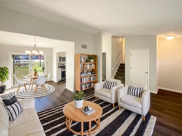 $256,000 | 527 South Grant Street, Brownsburg, IN 46112