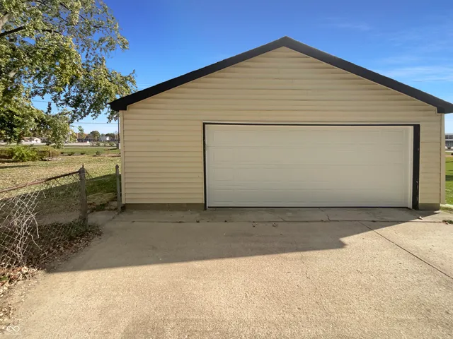 $256,000 | 527 South Grant Street, Brownsburg, IN 46112