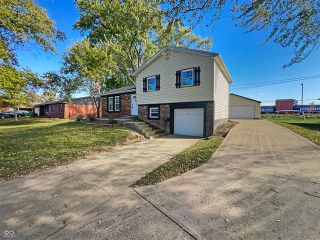 $256,000 | 527 South Grant Street, Brownsburg, IN 46112