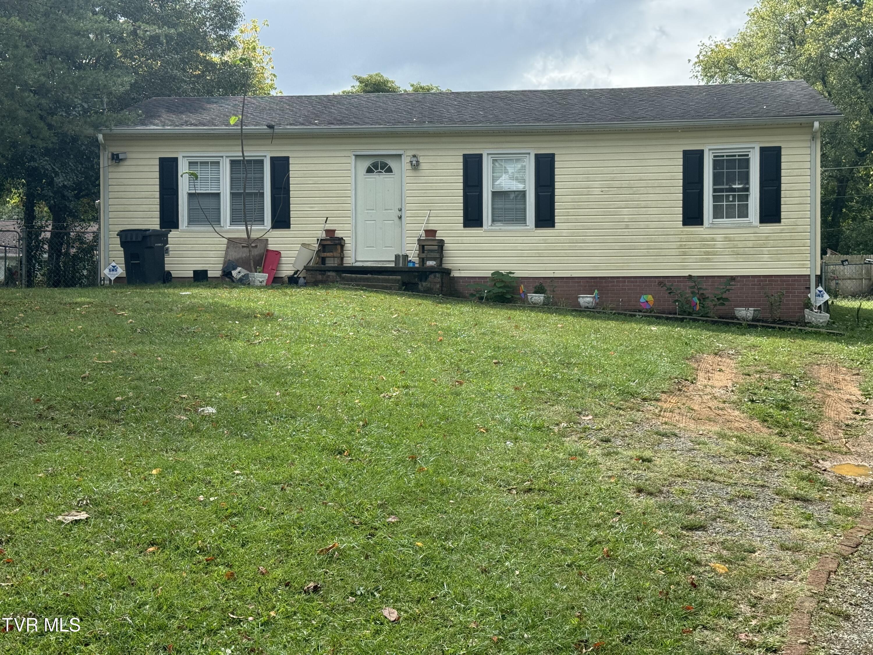 118 Springdale Road Bristol, TN 37620 - Photo 1 of 1 IMG_1577