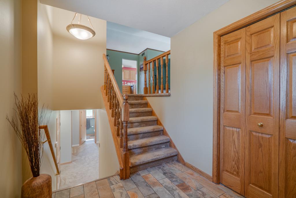 812 Moonbeam Road West Hudson, WI 54016 - Photo 8 of 43 Gallery Image 8