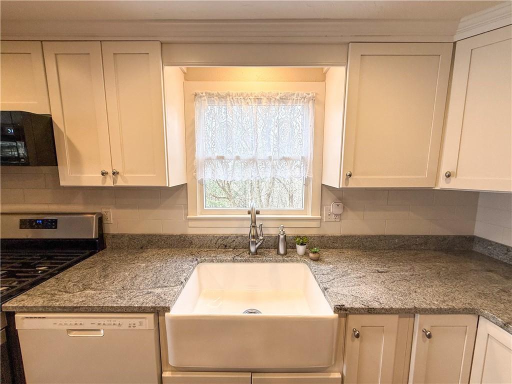 915 Willow Street Apollo, PA 15613 - Photo 11 of 41