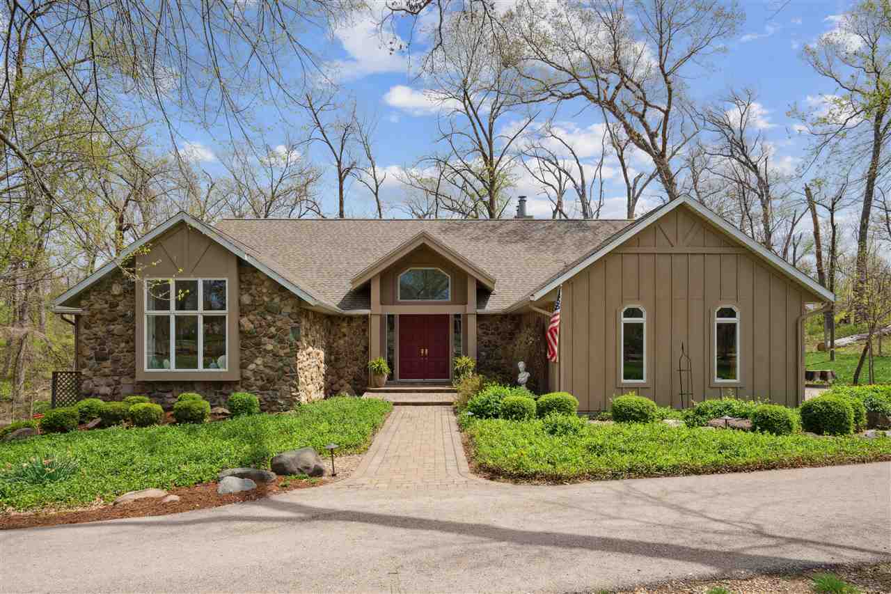 525 Indian Road Southeast Cedar Rapids, IA 52403 - Photo 1 of 43 Gallery Image 1