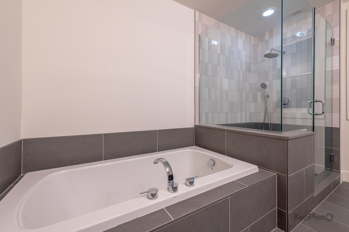 1242 West Jackson Boulevard, Unit 2E Chicago, IL 60607 - Photo 22 of 27