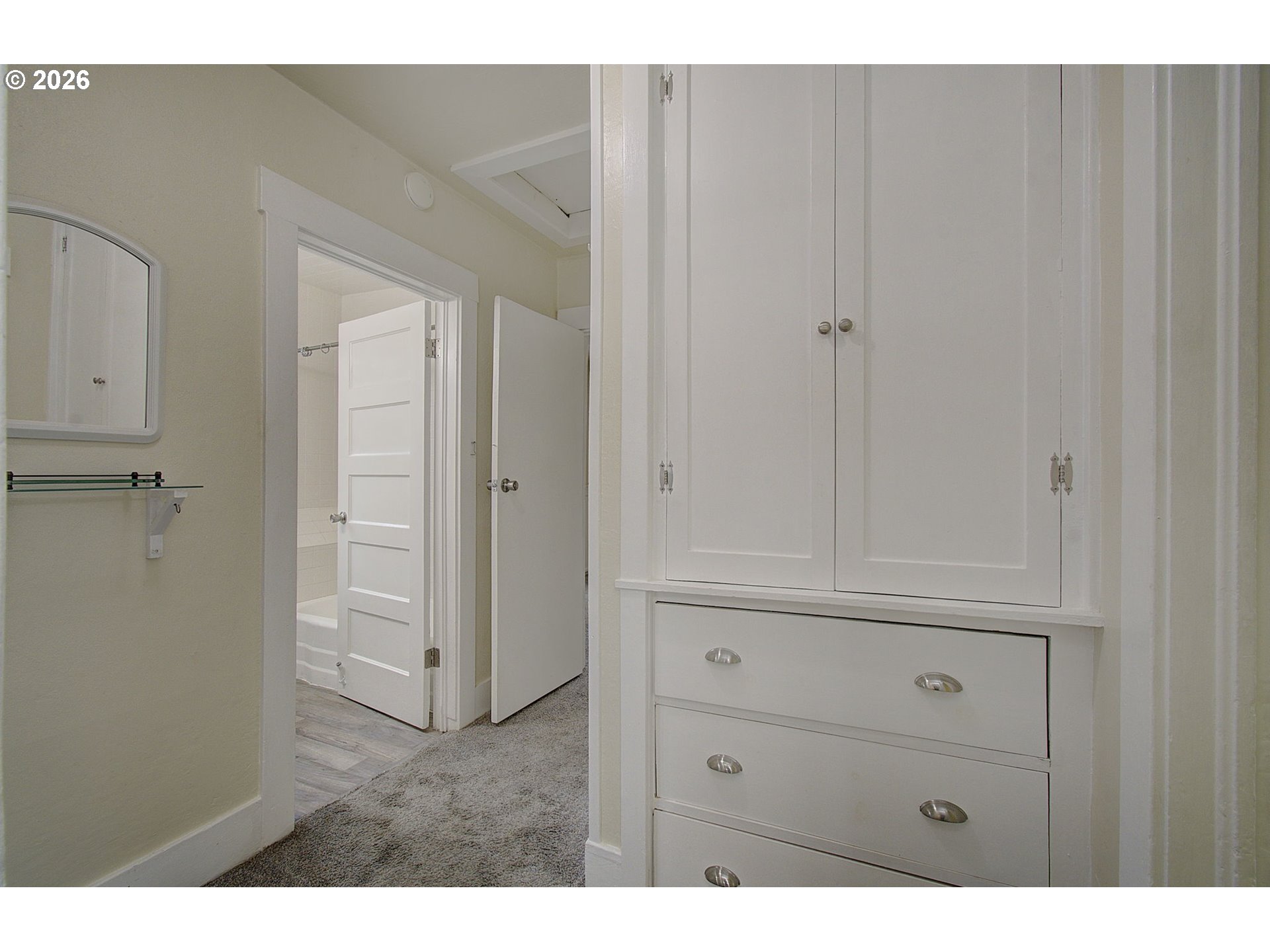 551 19th Avenue Longview, WA 98632 - Photo 15 of 31 Hallway