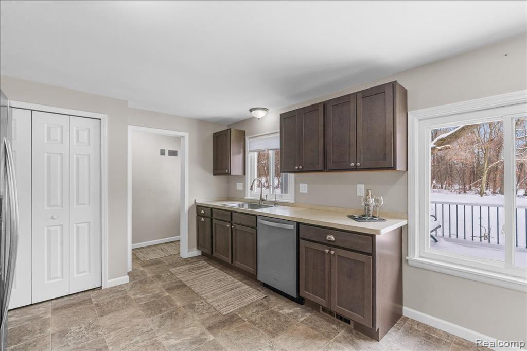 4666 Brighton Road Brighton, MI 48116 - Photo 27 of 37